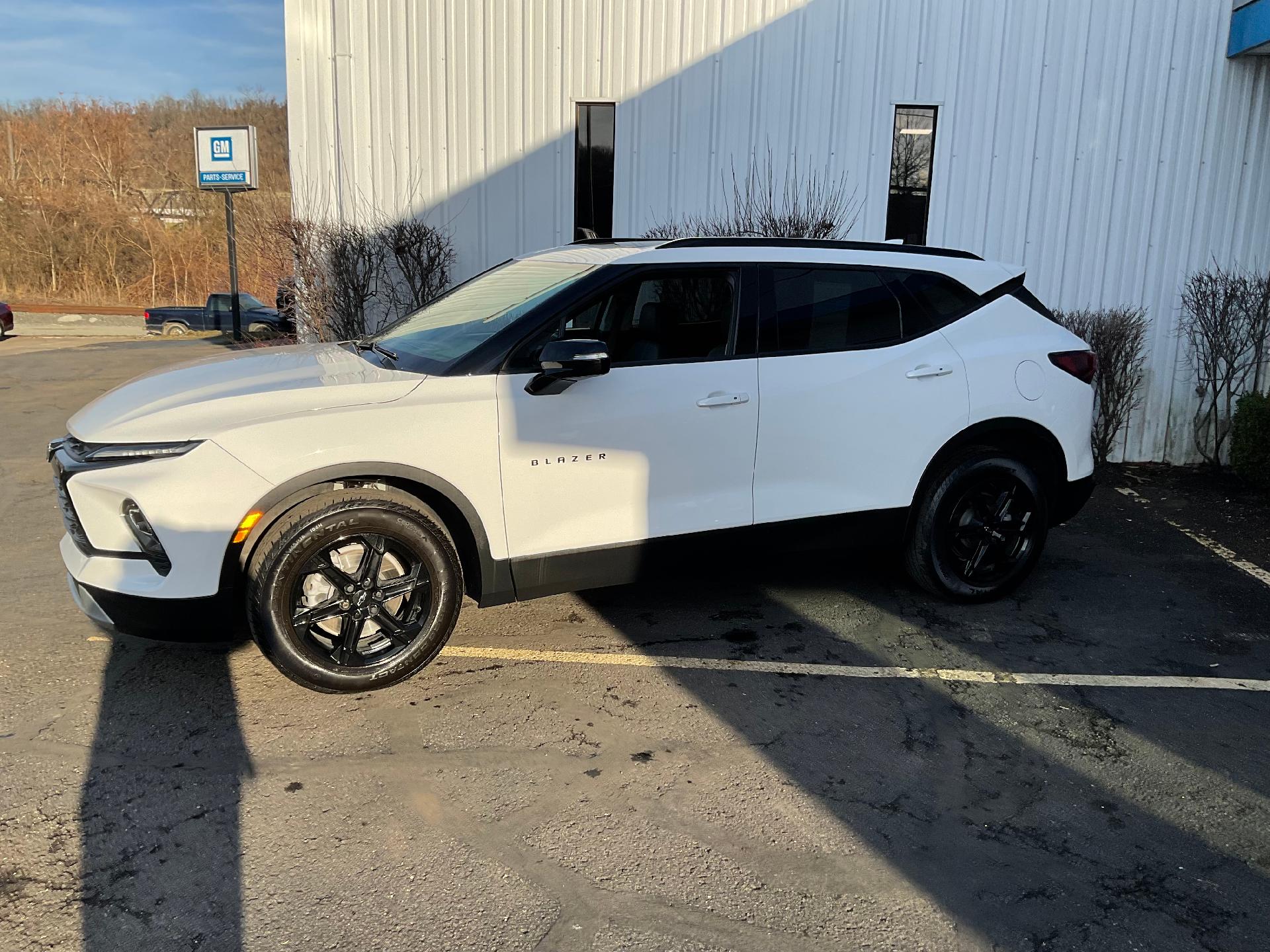 Used 2023 Chevrolet Blazer 3LT with VIN 3GNKBJRS4PS168747 for sale in Bellaire, OH