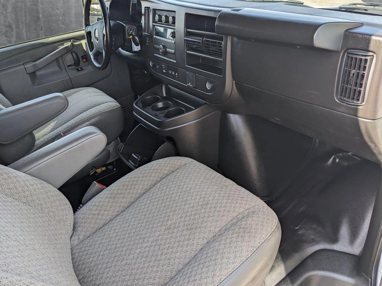 2023 GMC Savana Passenger 3500 Vehicle Photo in HOUSTON, TX 77034-5009