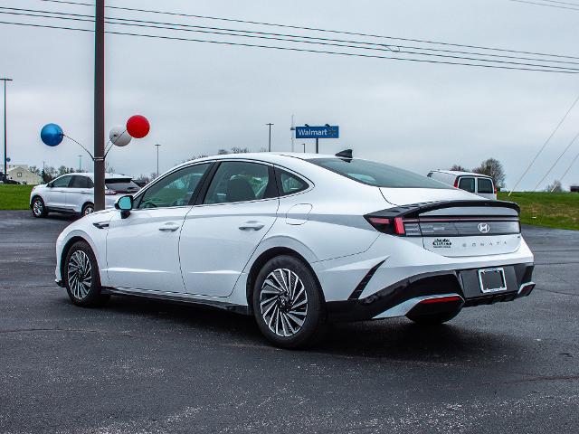 2024 Hyundai Sonata Hybrid Vehicle Photo in MADISON, IN 47250-1611