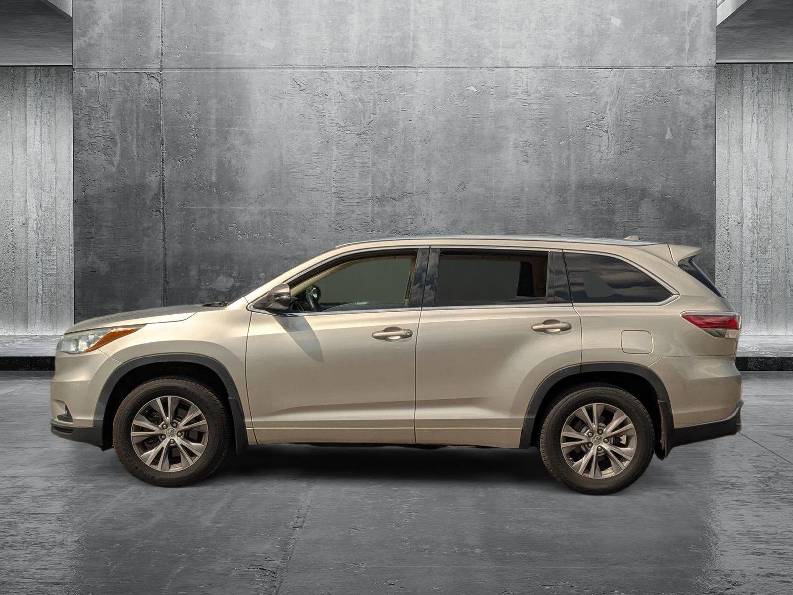 2015 Toyota Highlander Vehicle Photo in St. Petersburg, FL 33713