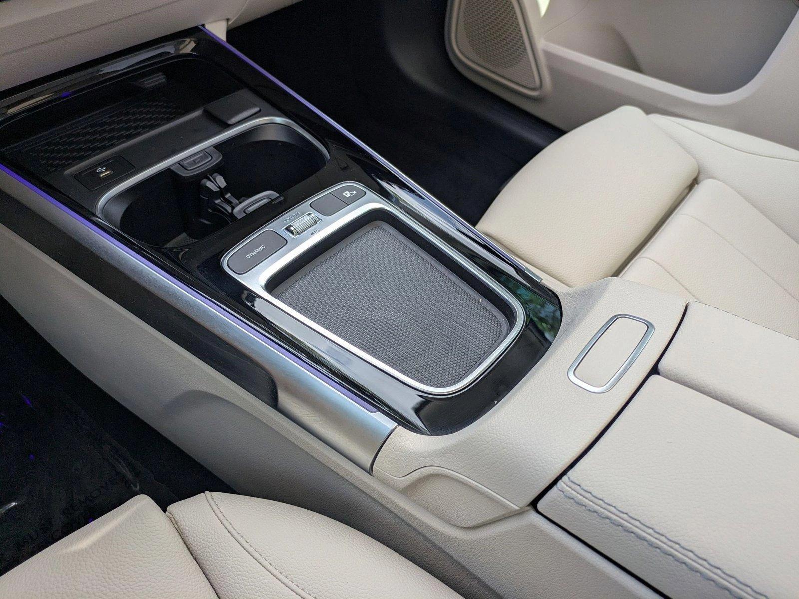 2025 Mercedes-Benz GLB Vehicle Photo in Sarasota, FL 34231