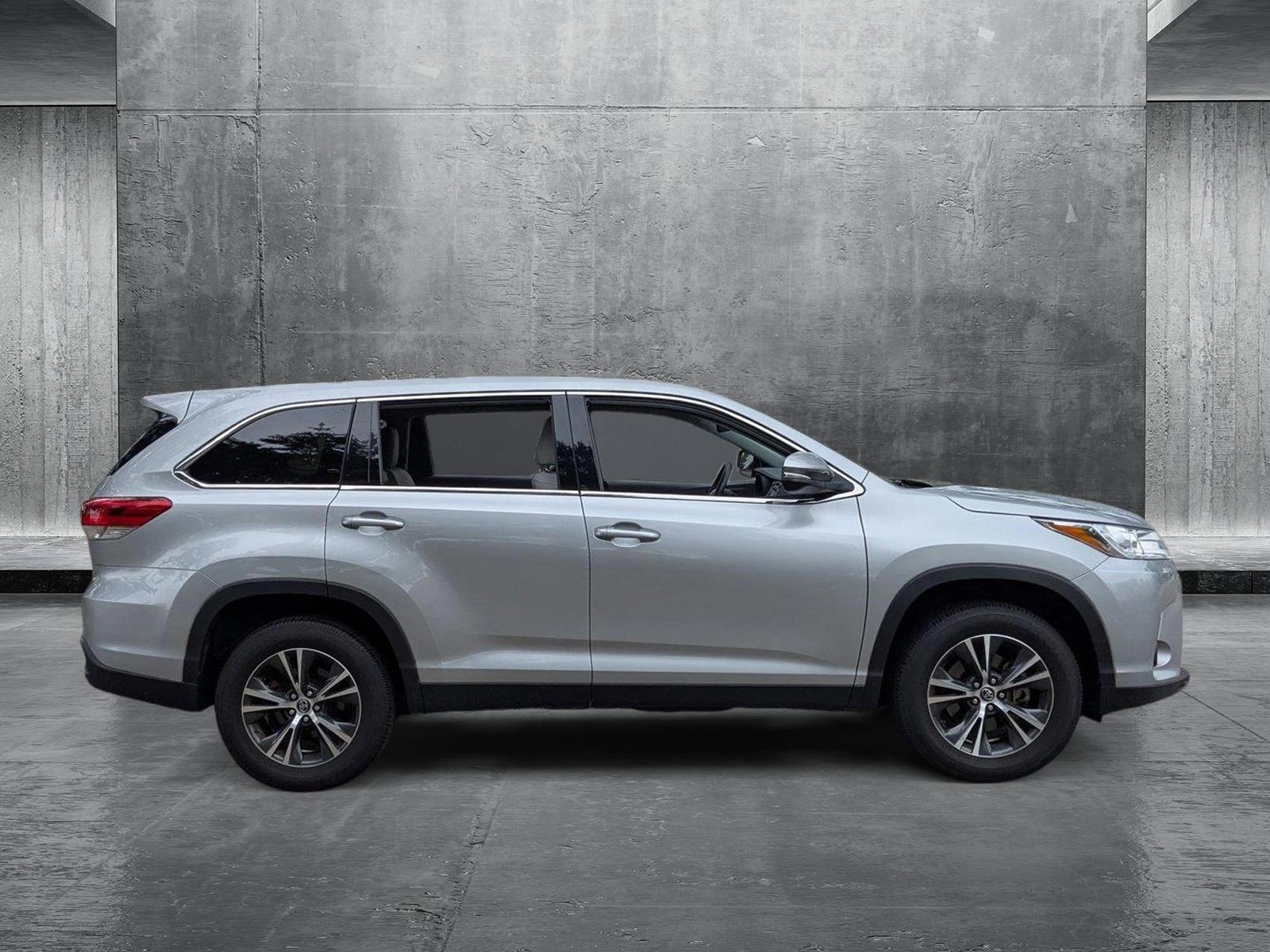 2019 Toyota Highlander Vehicle Photo in West Palm Beach, FL 33417