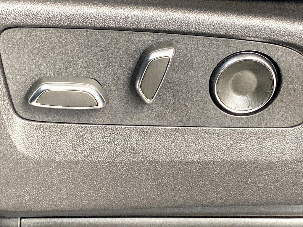 2024 Cadillac Escalade ESV Vehicle Photo in BEAUFORT, SC 29906-4218