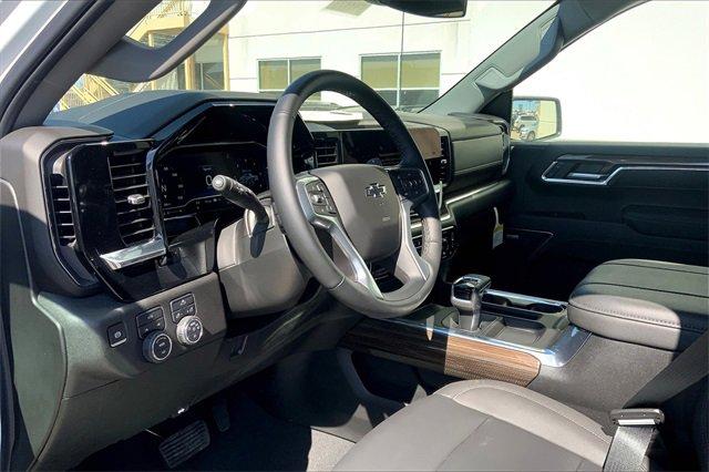 2024 Chevrolet Silverado 1500 Vehicle Photo in TOPEKA, KS 66609-0000