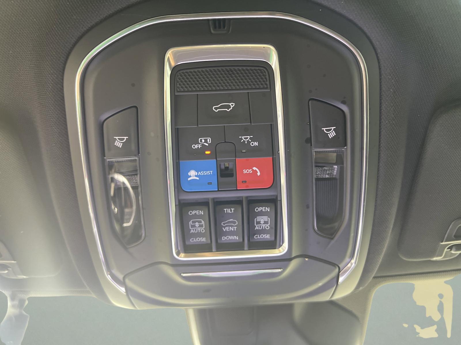 2024 Jeep Grand Cherokee L Vehicle Photo in GEORGETOWN, TX 78626-7508