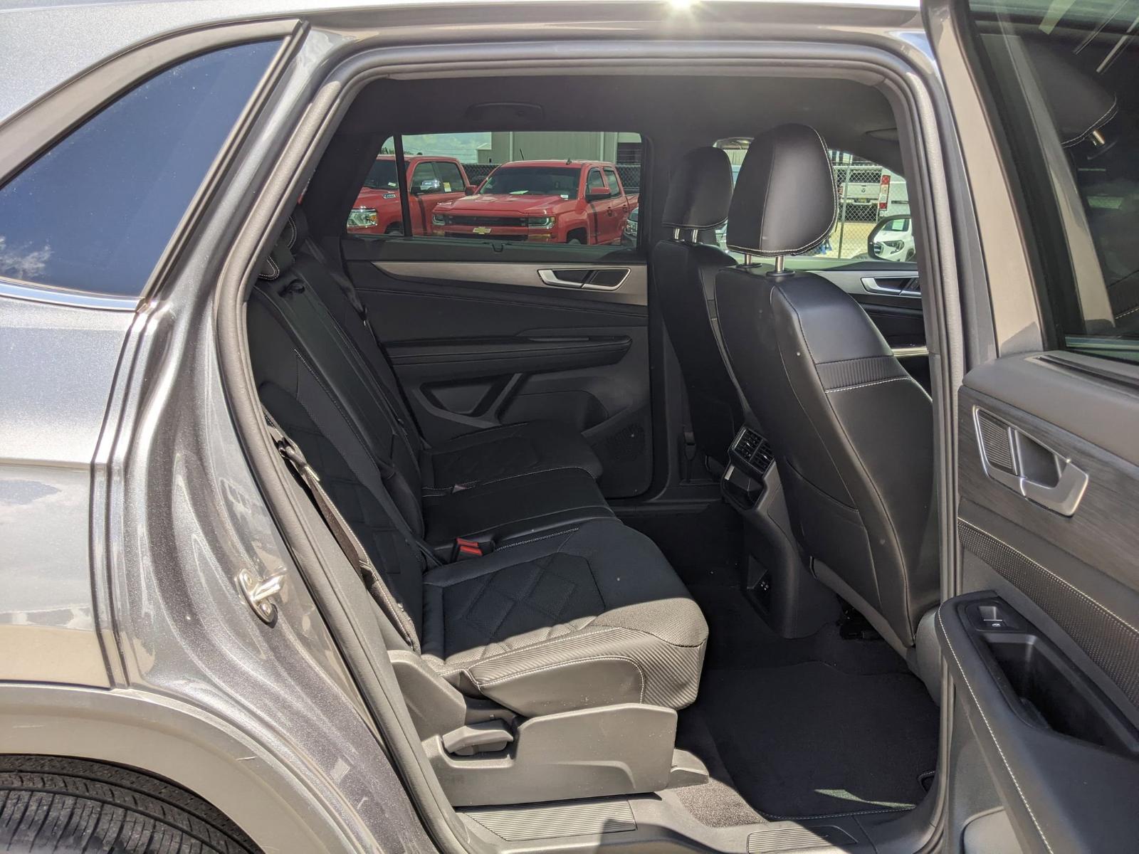 2024 Volkswagen Atlas Cross Sport Vehicle Photo in Seguin, TX 78155