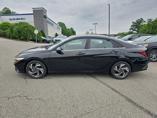 2024 Hyundai ELANTRA Vehicle Photo in Pleasant Hills, PA 15236