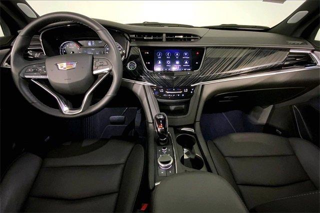2025 Cadillac XT6 Vehicle Photo in KANSAS CITY, MO 64114-4502