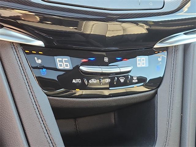 2025 Cadillac XT6 Vehicle Photo in ALLENTOWN, PA 18103-7399