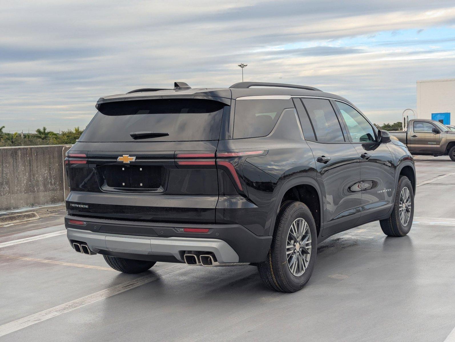 2025 Chevrolet Traverse Vehicle Photo in PEMBROKE PINES, FL 33024-6534