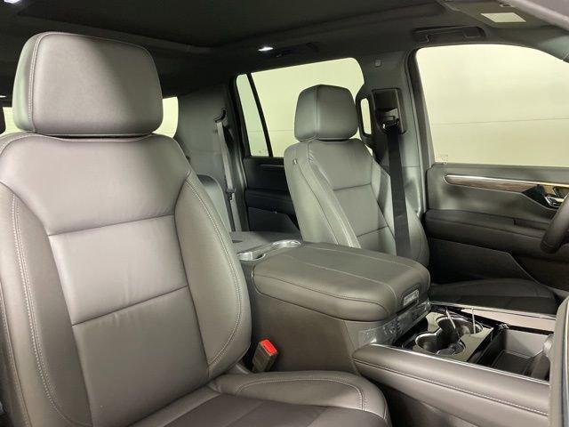 2025 Chevrolet Suburban Vehicle Photo in PHOENIX, AZ 85014-3381