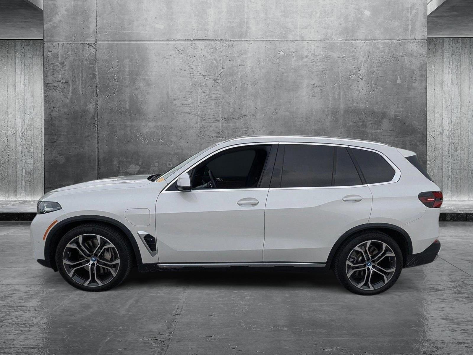 2024 BMW X5 xDrive50e Vehicle Photo in Delray Beach, FL 33444