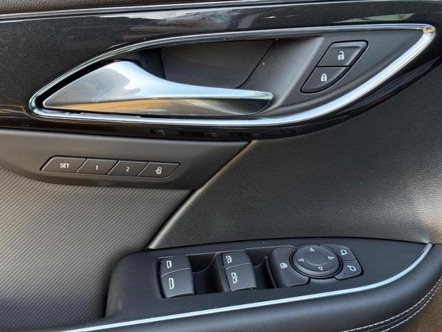 2025 Buick Envision Vehicle Photo in COLUMBIA, MO 65203-3903