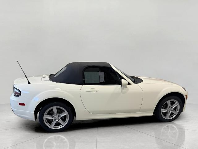 2006 Mazda MX-5 Miata Vehicle Photo in Appleton, WI 54913
