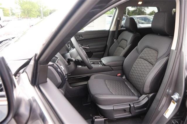 2025 Nissan Pathfinder Vehicle Photo in Hazelwood, MO 63042