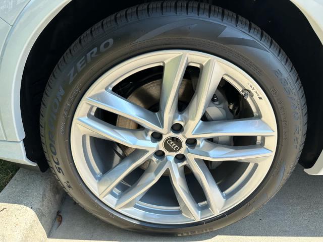 2025 Audi Q7 Vehicle Photo in HOUSTON, TX 77090