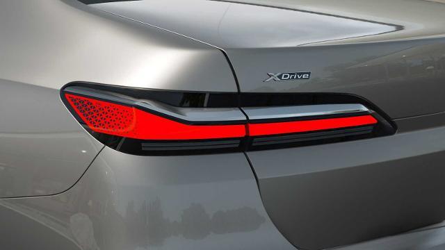 2025 BMW 740i xDrive Vehicle Photo in GRAPEVINE, TX 76051