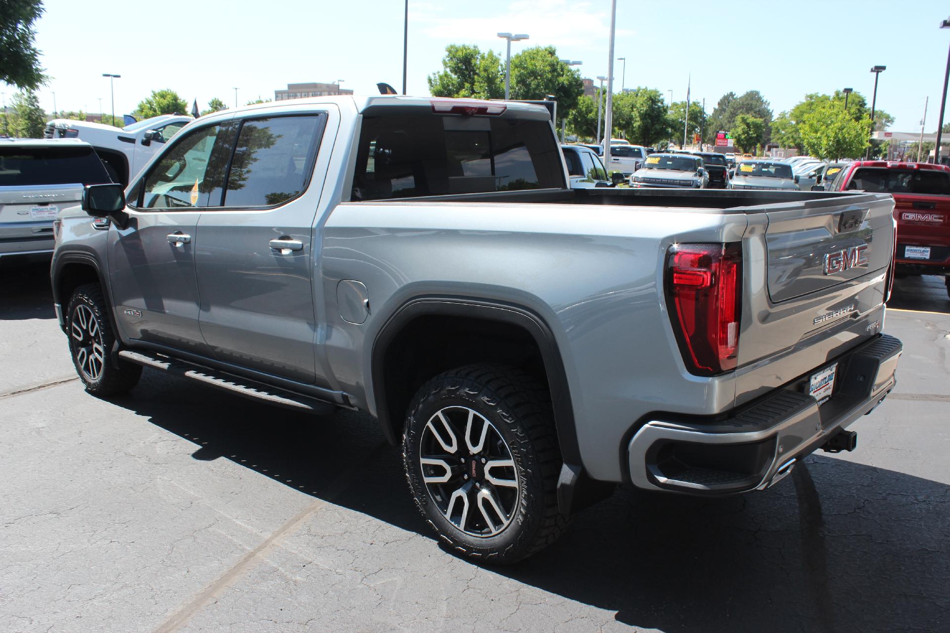 2025 GMC Sierra 1500 Vehicle Photo in AURORA, CO 80012-4011