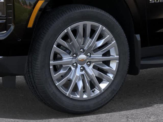2025 Chevrolet Suburban Vehicle Photo in MOON TOWNSHIP, PA 15108-2571