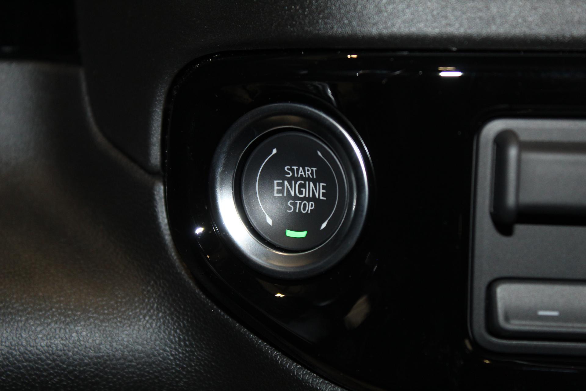 2025 Chevrolet Silverado 1500 Vehicle Photo in NORTHAMPTON, MA 01060-1120