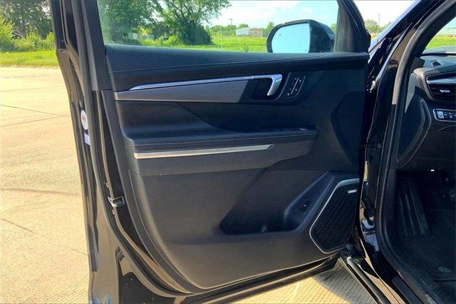 2025 Buick Enclave Vehicle Photo in TOPEKA, KS 66609-0000