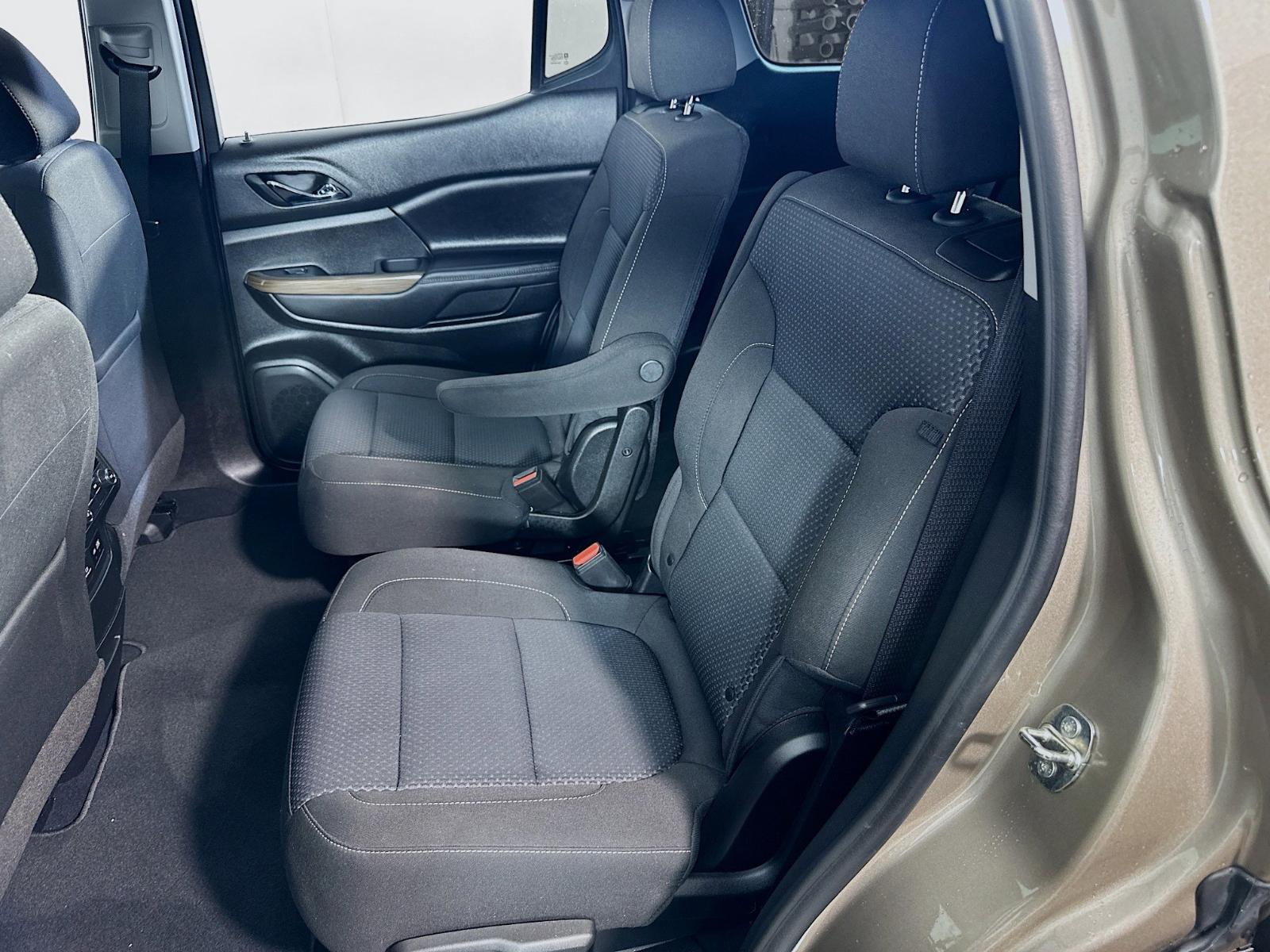 2023 GMC Acadia Vehicle Photo in Langhorne, PA 19047