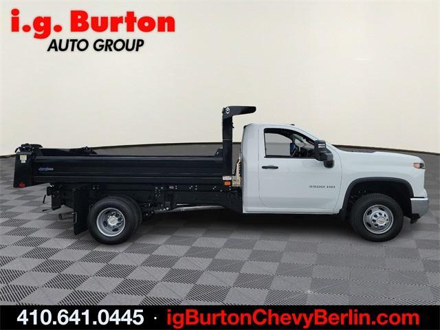 2024 Chevrolet Silverado 3500 HD Chassis Cab Vehicle Photo in BERLIN, MD 21811-1121