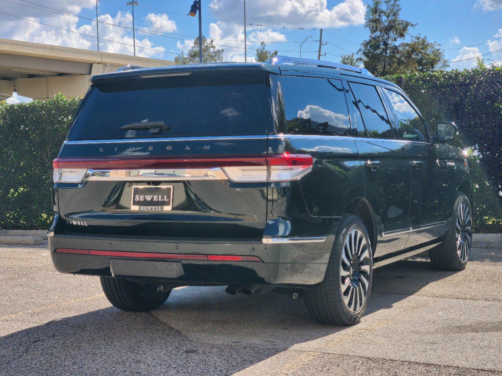 2023 Lincoln Navigator Vehicle Photo in HOUSTON, TX 77079