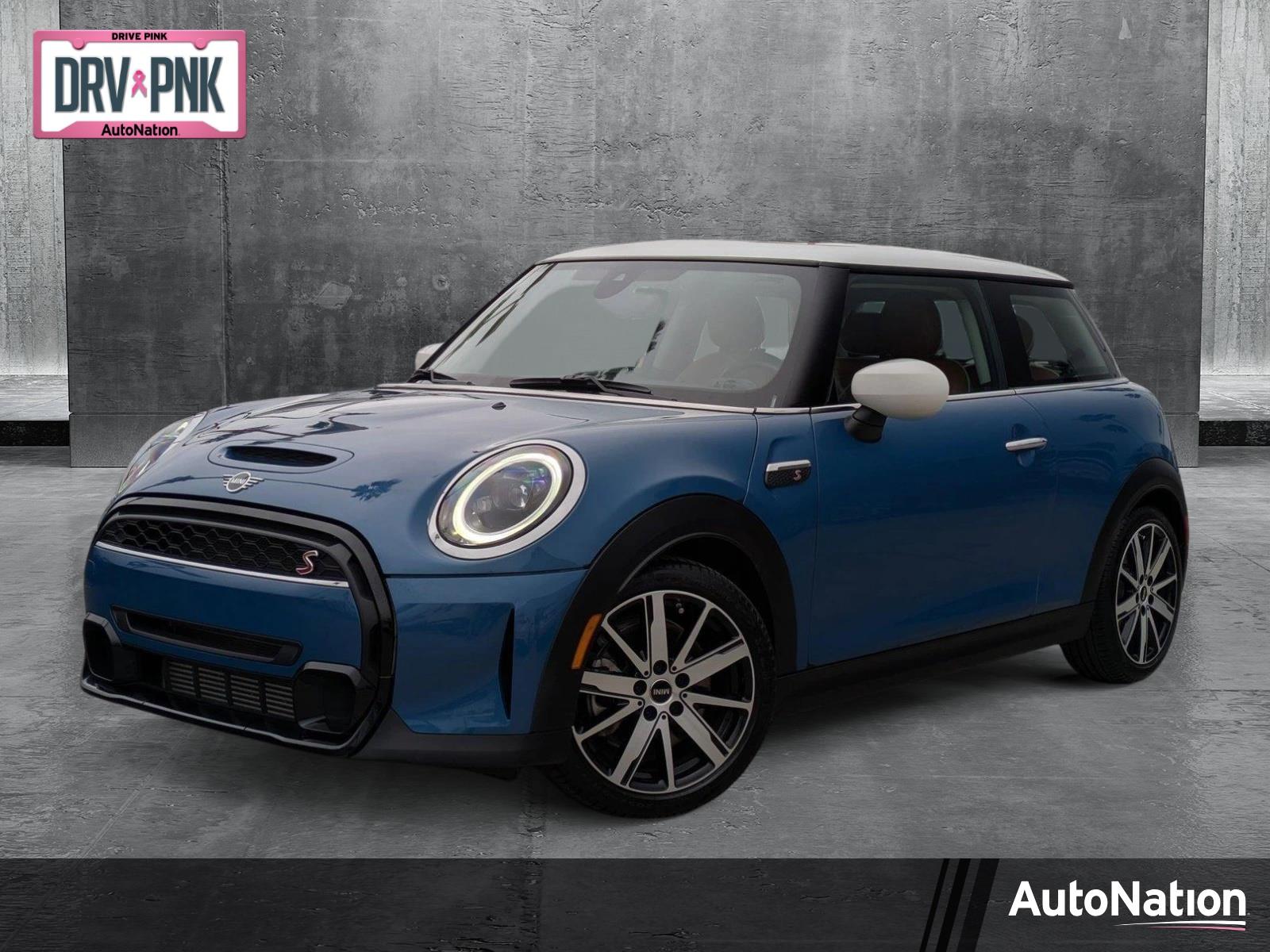 2022 MINI Cooper S Hardtop 2 Door Vehicle Photo in Tustin, CA 92782