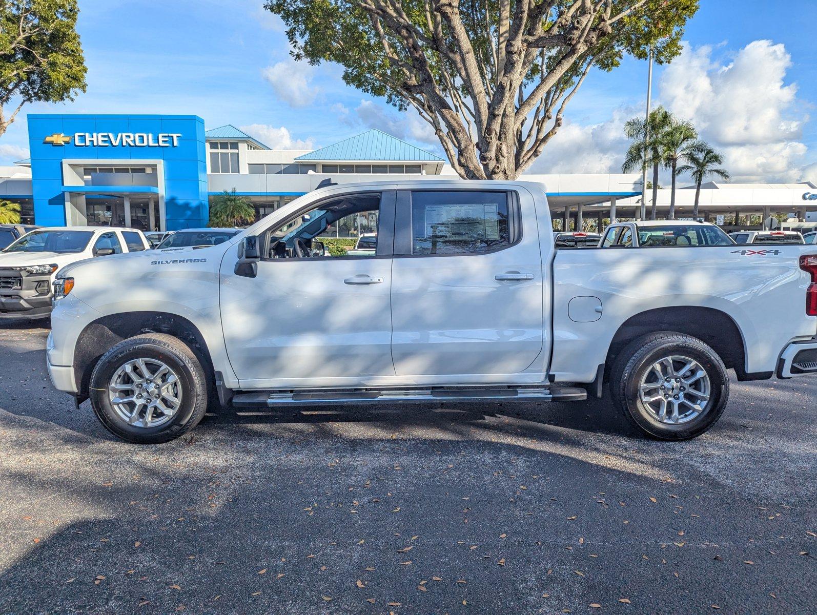 2025 Chevrolet Silverado 1500 Vehicle Photo in GREENACRES, FL 33463-3207