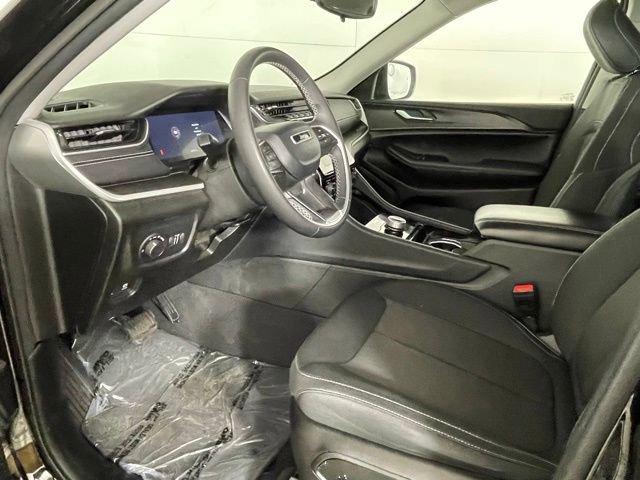 2023 Jeep Grand Cherokee L Vehicle Photo in PHOENIX, AZ 85014-3381