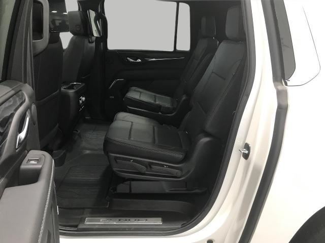 2021 GMC Yukon XL Vehicle Photo in GREEN BAY, WI 54303-3330