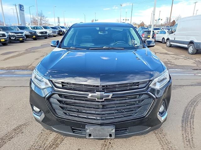 Used 2019 Chevrolet Traverse 3LT with VIN 1GNEVHKWXKJ113112 for sale in Pueblo, CO