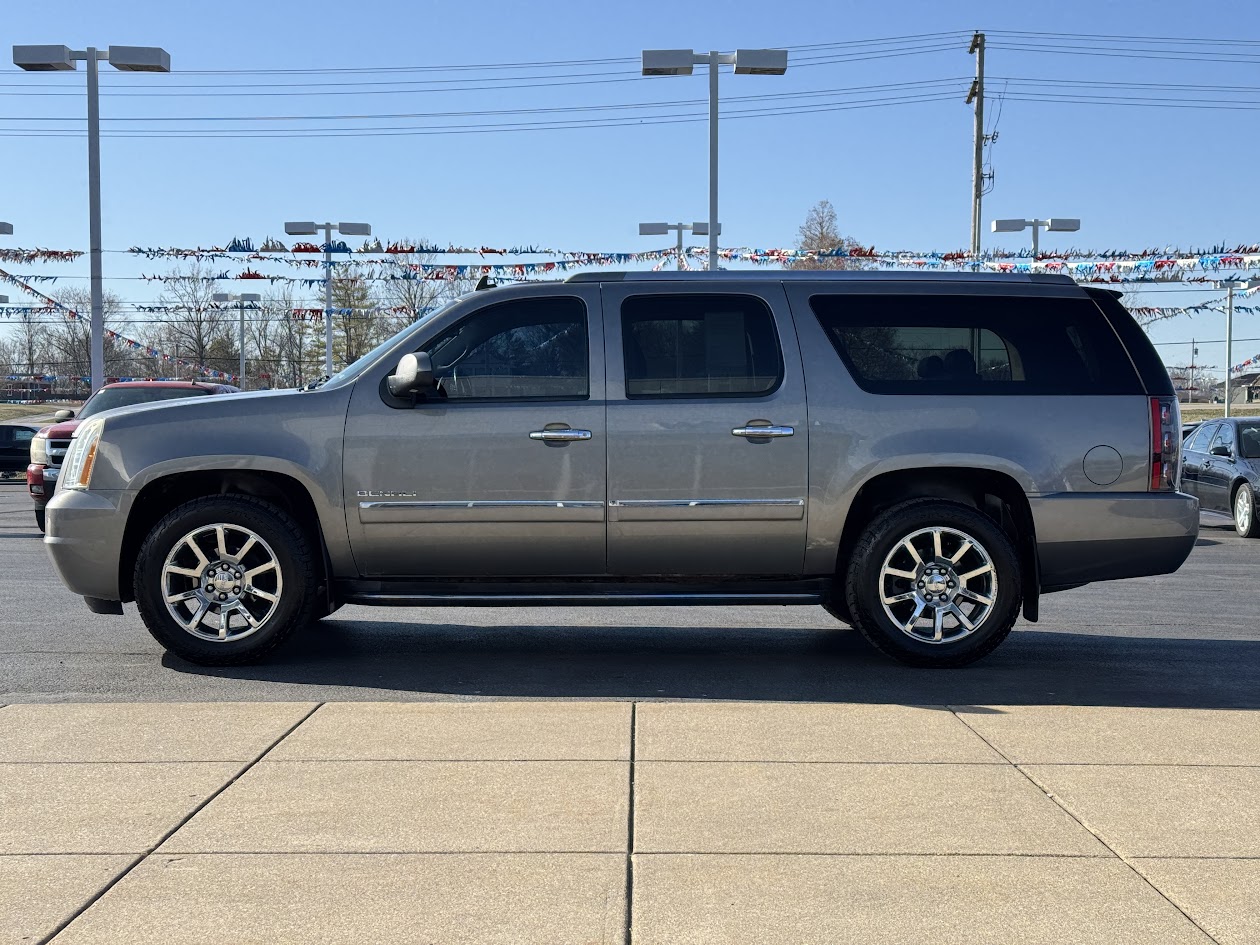 2012 GMC Yukon XL Vehicle Photo in BOONVILLE, IN 47601-9633