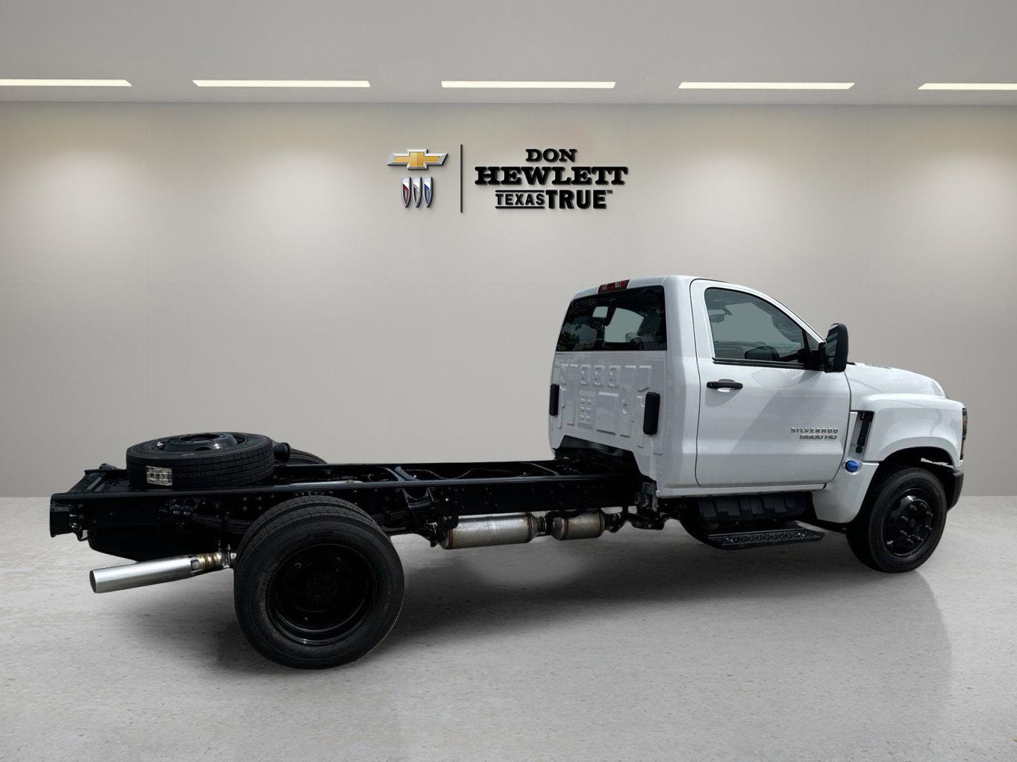 2024 Chevrolet Silverado 5500 HD Vehicle Photo in GEORGETOWN, TX 78626-7508