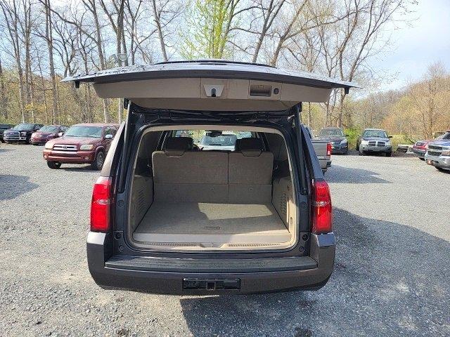 2017 Chevrolet Suburban Vehicle Photo in THOMPSONTOWN, PA 17094-9014