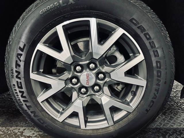 2022 GMC Acadia Vehicle Photo in MEDINA, OH 44256-9631
