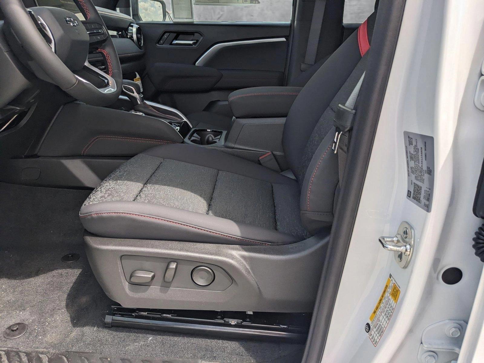 2025 Chevrolet Colorado Vehicle Photo in MIAMI, FL 33172-3015