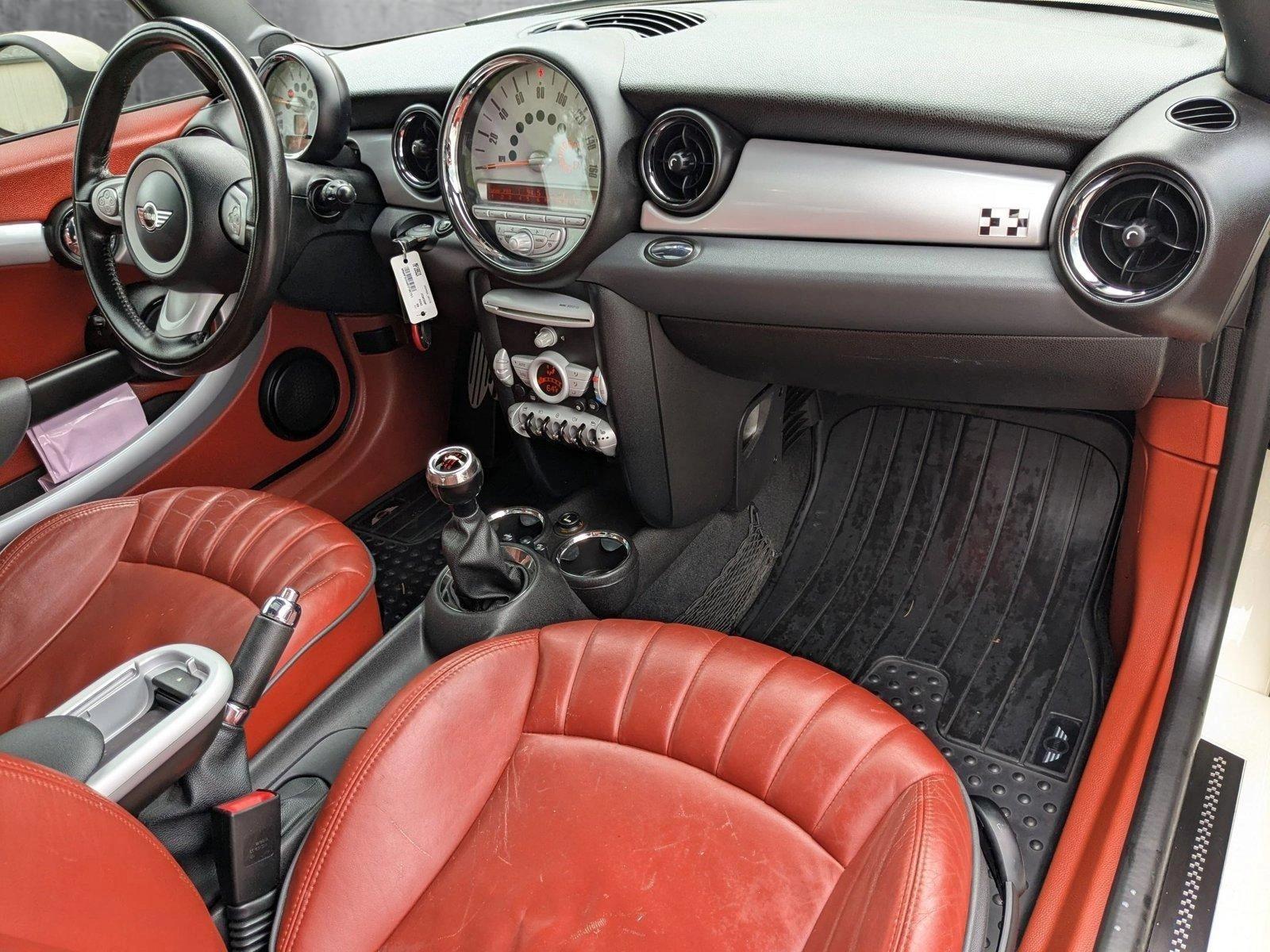 2009 MINI John Cooper Works Hardtop Vehicle Photo in Spokane Valley, WA 99212