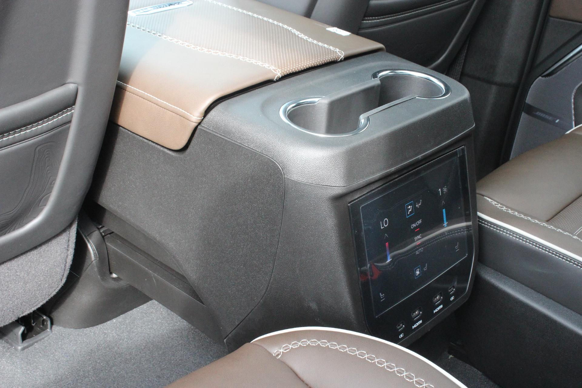 2025 GMC Yukon Vehicle Photo in AURORA, CO 80012-4011