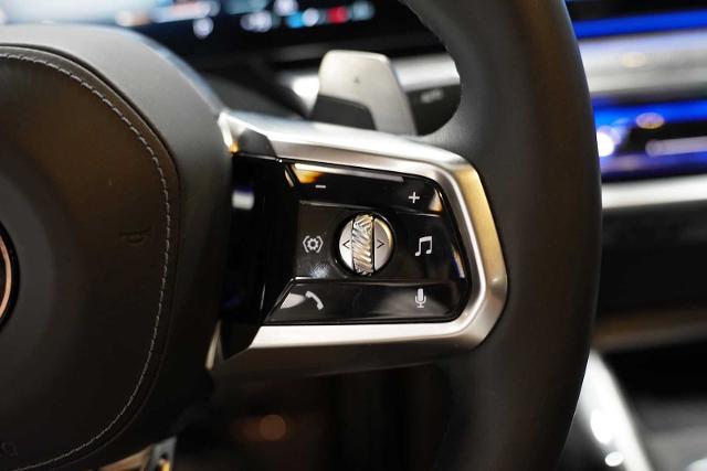 2024 BMW 760i xDrive Vehicle Photo in GRAPEVINE, TX 76051