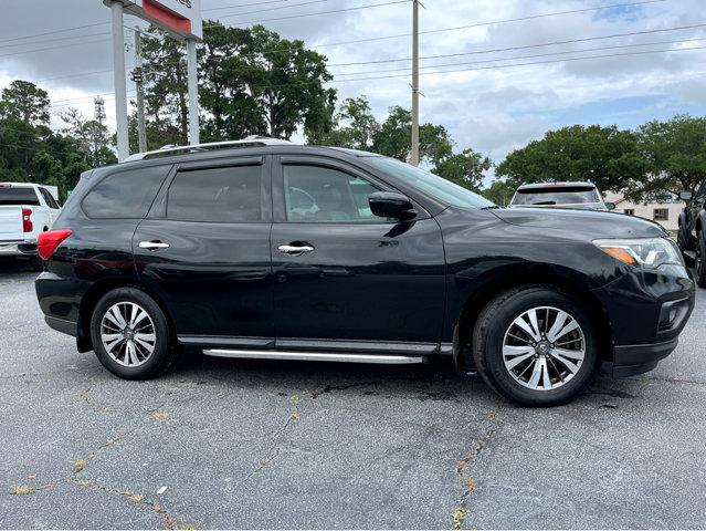 2017 Nissan Pathfinder Vehicle Photo in Savannah, GA 31419