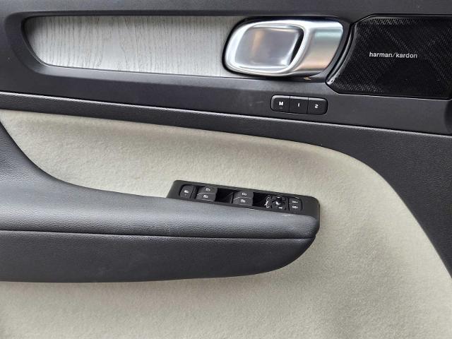 2022 Volvo XC40 Vehicle Photo in DENTON, TX 76210-9321