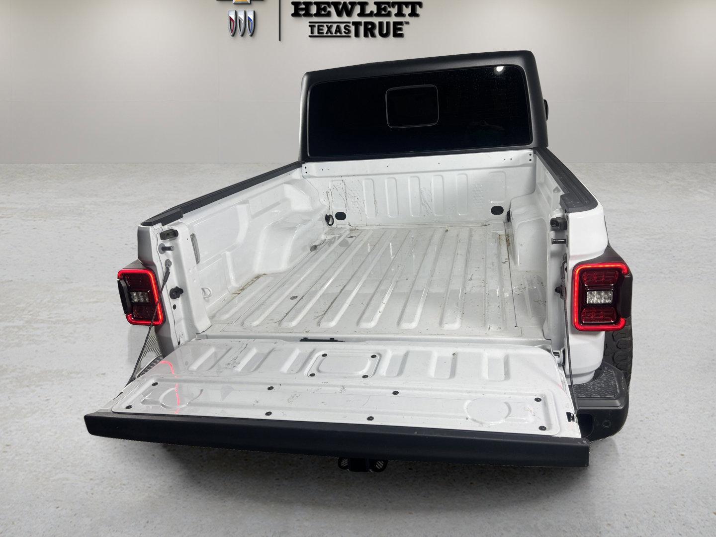 2024 Jeep Gladiator Vehicle Photo in GEORGETOWN, TX 78626-7508