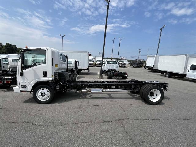 2025 Chevrolet Low Cab Forward 4500 Vehicle Photo in ALCOA, TN 37701-3235