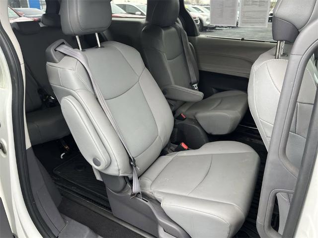 2021 Toyota Sienna Vehicle Photo in TULLY, NY 13159-3159