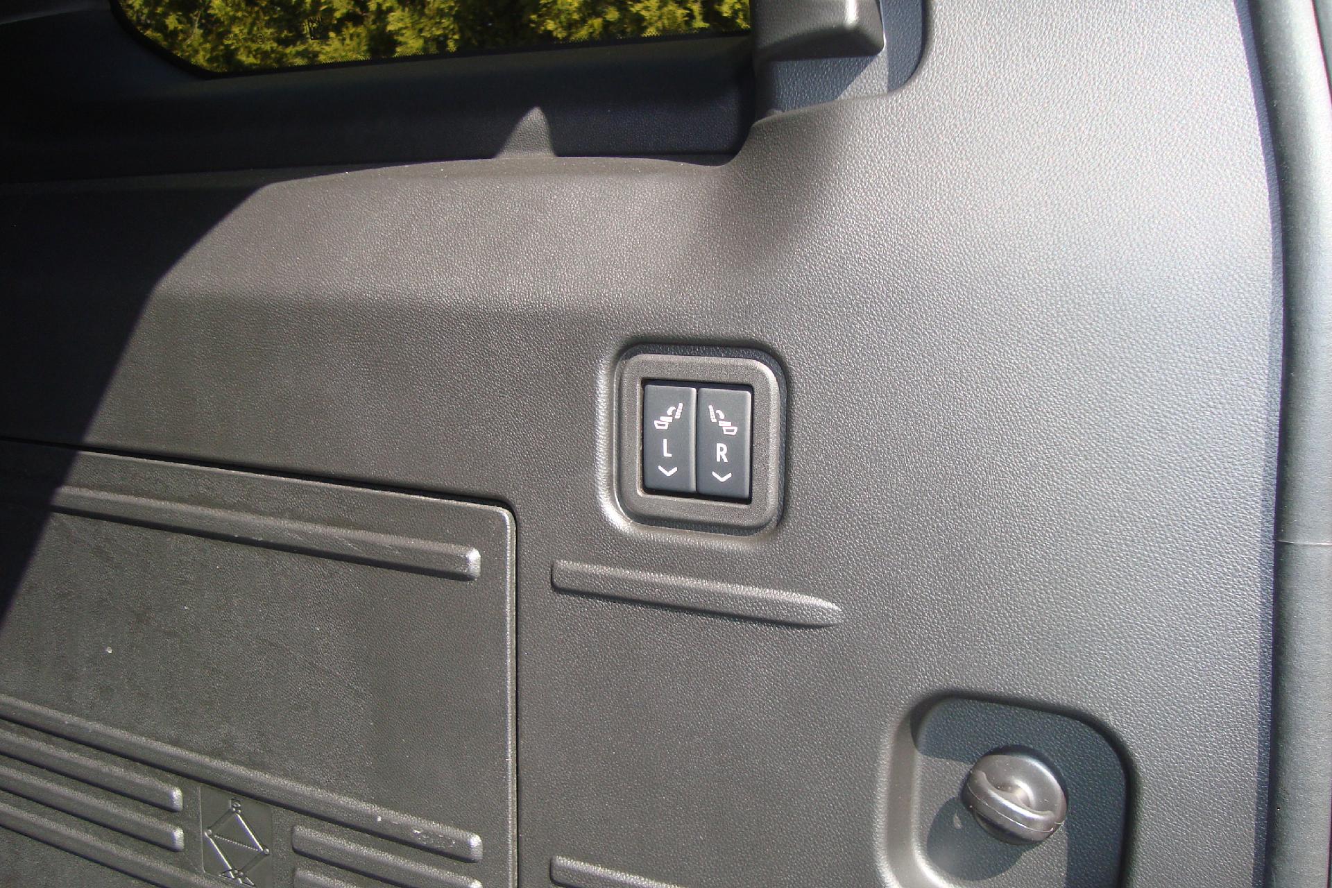 2025 GMC HUMMER EV SUV Vehicle Photo in PORTSMOUTH, NH 03801-4196