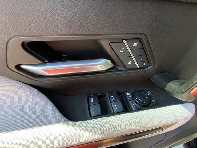 2025 GMC HUMMER EV SUV Vehicle Photo in Greenville, TX 75402