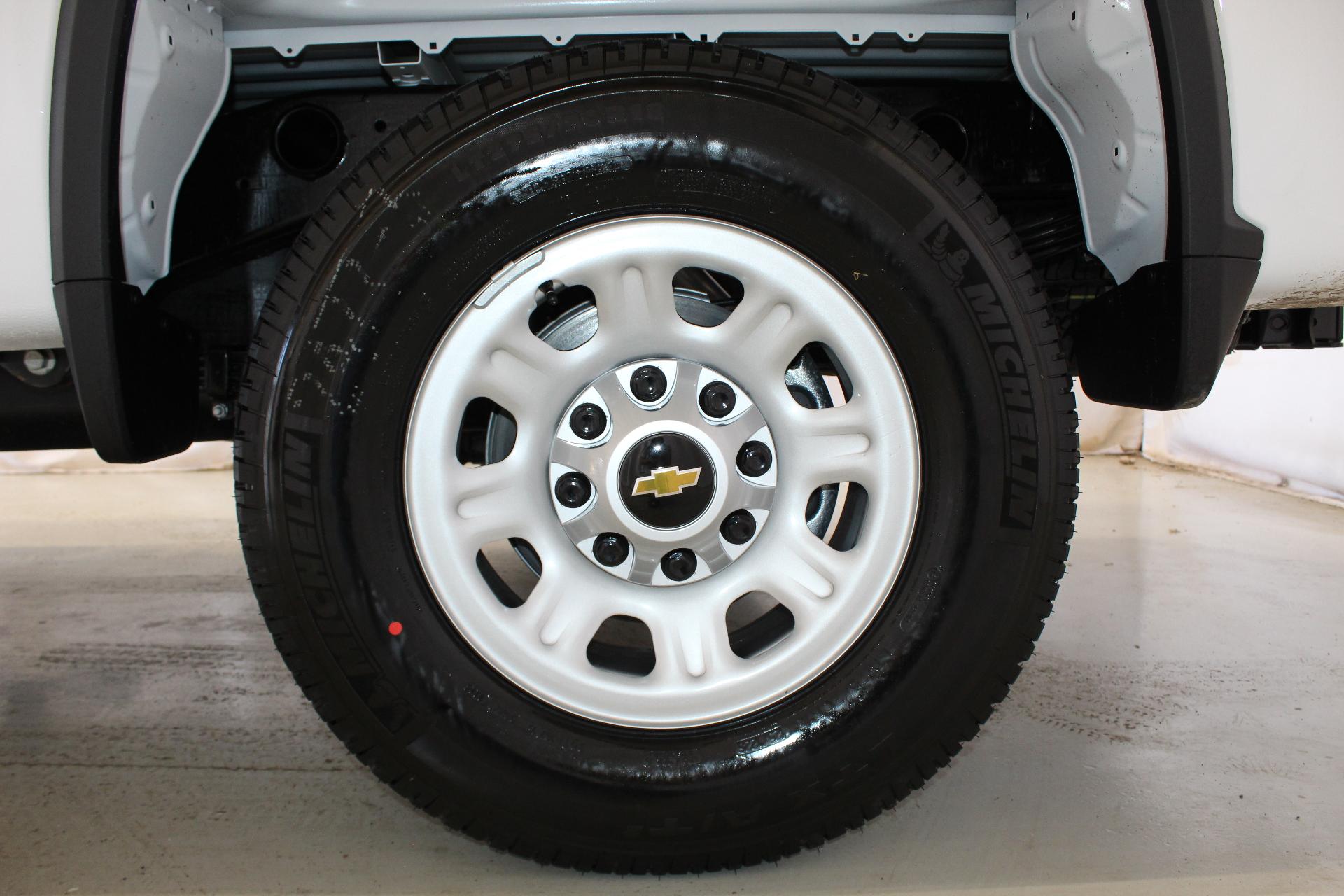 2025 Chevrolet Silverado 2500 HD Vehicle Photo in NORTHAMPTON, MA 01060-1120
