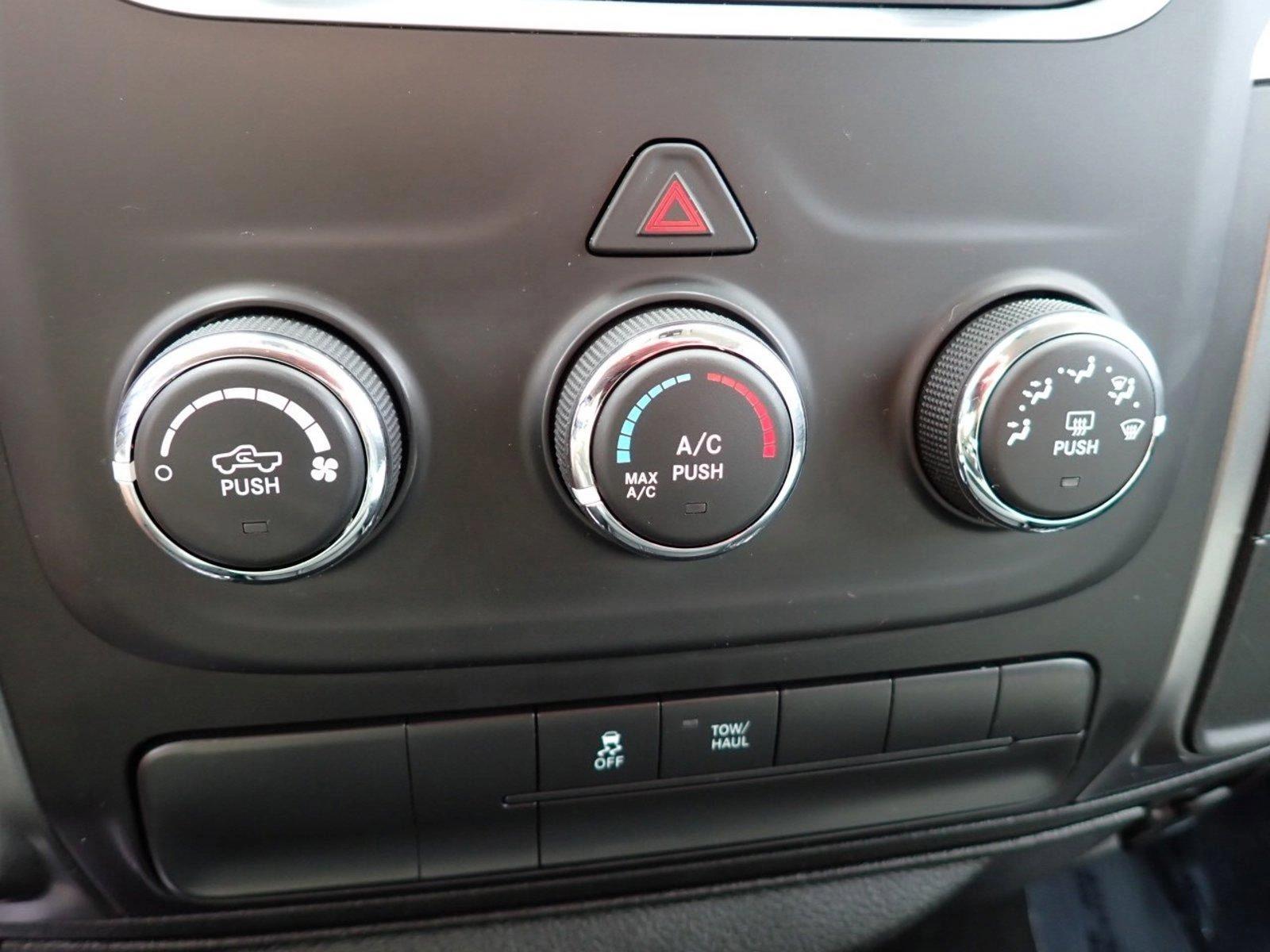 2021 Ram 1500 Classic Vehicle Photo in DENVER, CO 80221-3610